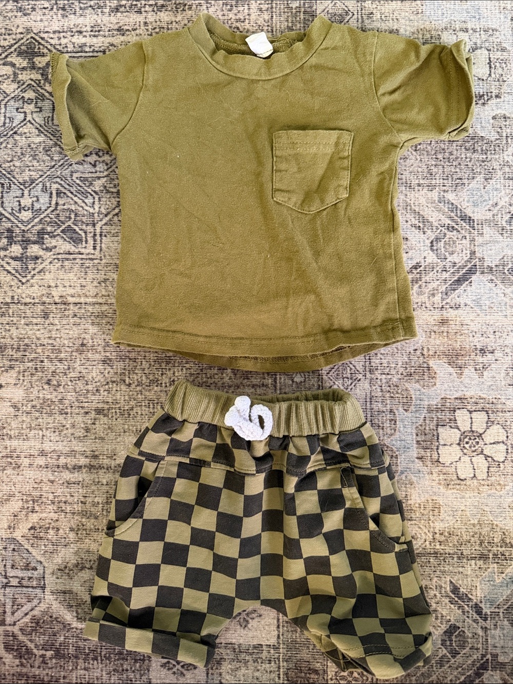 Source Unknown Olive Green Kids Matching Set - Pocket Tee & Checker Shorts